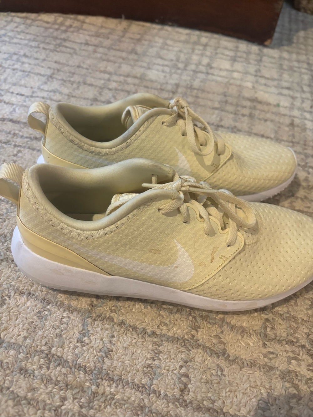 Nike Pale Yellow Mesh Casual GOLF Sneakers - Picture 3 of 5